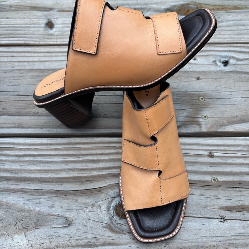 Donald J. Pliner Vero Cuoio Sandals